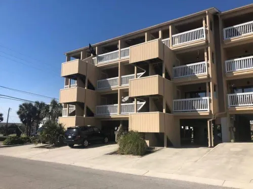 Coastal Cozy Condo: Pet Friendly! Steps to Beach, Perfect for Relaxing Getaways!
