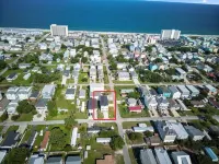 Bohemian Bliss by the Beach: Townhome w/ 5-min Walk to Beach & Free Golf Cart!