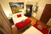Saltycrax Backpackers Hotels in Bloubergstrand