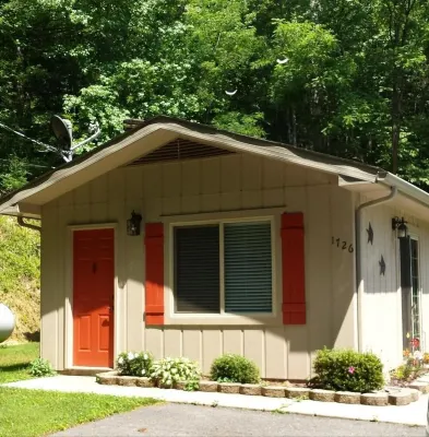 Dog Friendly Moonfall Cottage Gatlinburg