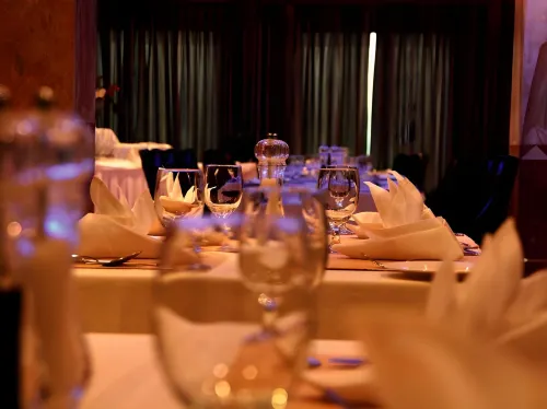 Al Madina Suites Doha -  Ferienwohnungen