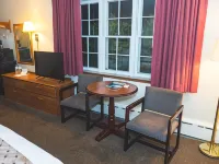Chalet Motel Mequon Hotels in Ozaukee County