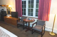 Chalet Motel Mequon Отели в г. Сидарберг