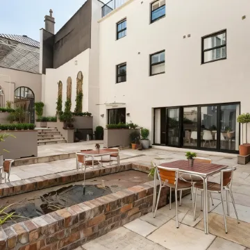 Brooks Guesthouse Bristol Отели рядом с достопримечательностью «Стадион «Аштон Гейт»»