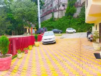 Hotel Himdhara, Near Mall Road Dalhousie - Pysäköinti
