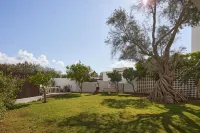 Hotel Tres Torres Отели рядом с достопримечательностью «Bus Station Santa Eularia»