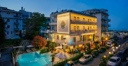 SI Rimini Hotel Отели в г. Rivazzurra