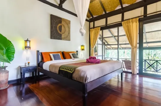 山坡-自然生活方式小屋