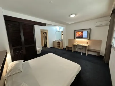 Hotel le Paris Hotels in 