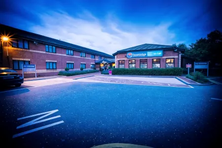 Travelodge Dublin Airport North 'Swords' Отели в г. Малахайд