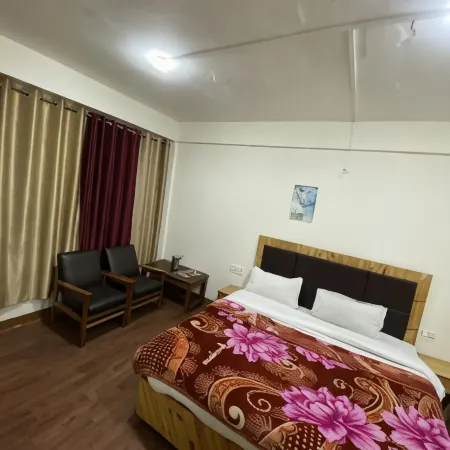 The Prasher Lodge, Near Mall Road Manali