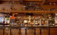 Whistler's Inn - bar