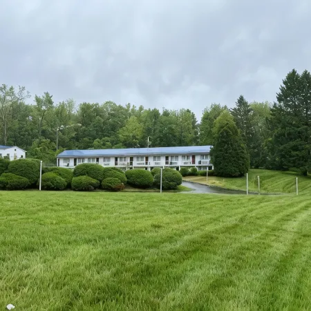 Economy Lodge 682 Main St Sturbridge