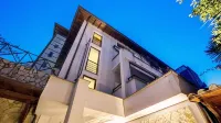 The Strand Hotel Hotel in zona Via Tuscolana