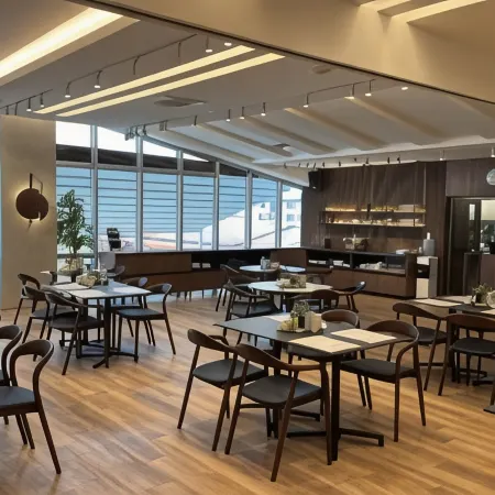 Queen's Hotel - Zebra Centre