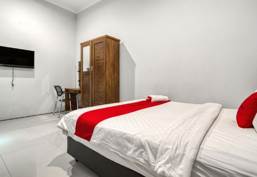 레드도어즈 니어 수라바야 주 대표 이미지