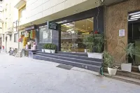 Hotel Decent Suites - Delhi Airport Hotels near Green Park