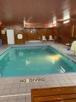 Days Inn by Wyndham Topeka - Pools