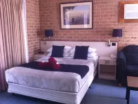 Elsinor Motor Lodge Hotels in Oak Flats