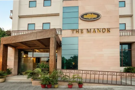 The Manor Bareilly by Leisure Hotels Отели рядом с достопримечательностью «Vishnu Inter College Play Ground»