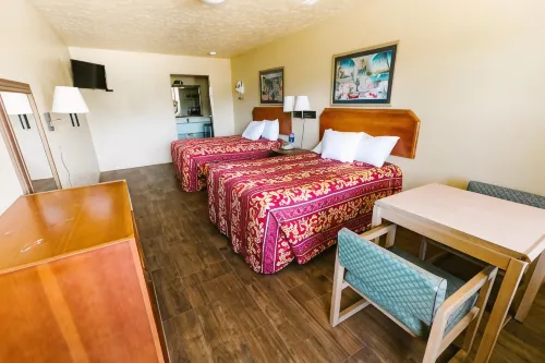 Summer Breeze Motel - Motels