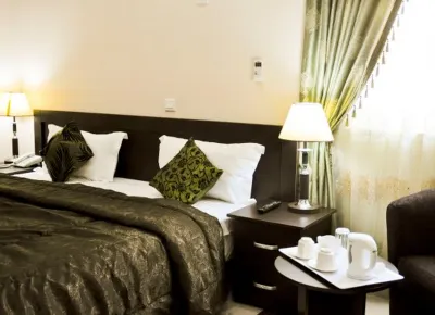 Auris Court - 2 Bedroom Apartment Hotels in 