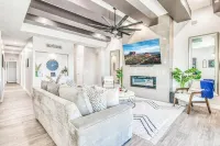 !!!PERFECT!!! New Luxurious Modern Home w/ Private outdoor Pool !! Hotels in El Paso County