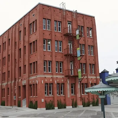 Venice Breeze Suites Hotels near Venice Beach Boardwalk
