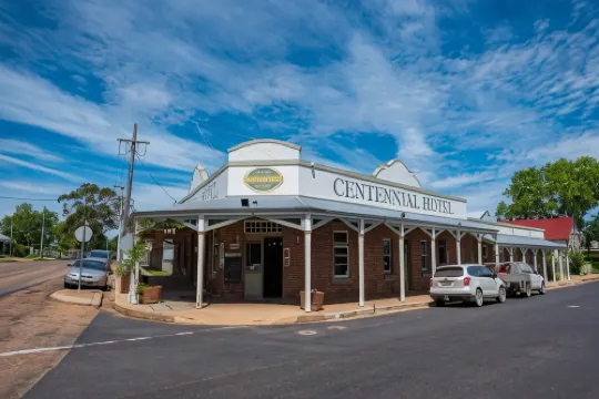 โรงแรมเซนเทนเนียล กุลโกง