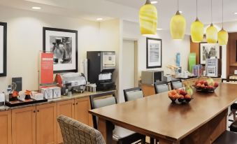 Hampton Inn Shawnee