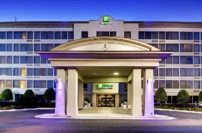 홀리데이 인 익스프레스 - 애틀랜타-케네소 Museum of History and Holocaust Education 주변 호텔