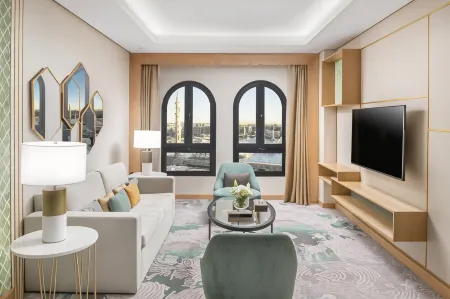 Makarem Haram View Suites Отели рядом с достопримечательностью «Масджид Ал-Киблатейн»