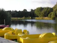 3-Bedroom Mobile Home at Domaine de Dugny Hotels in Onzain