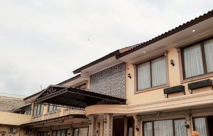 The Swarna Hotel Bayah