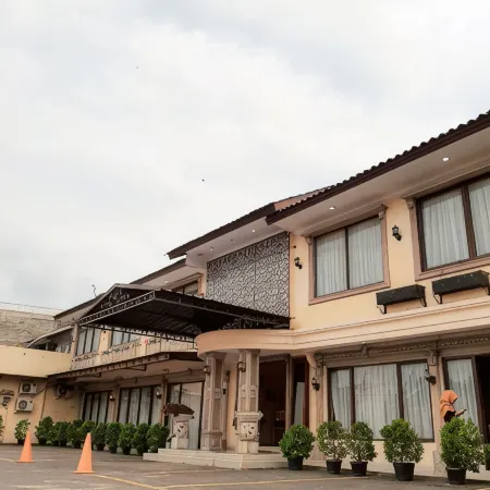 The Swarna Hotel Bayah