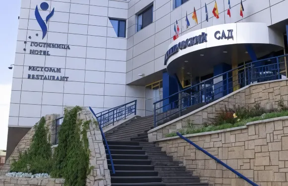 壓力山德羅斯基花園酒店