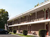 The Autumn Inn Hotels in Bennington