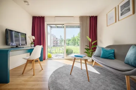 Seeger Living Premium West