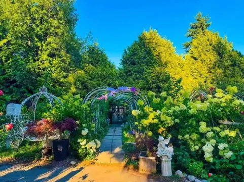 Cozy 3BR Villa · Garden View · Near Beach, short & long term rent , Local foods