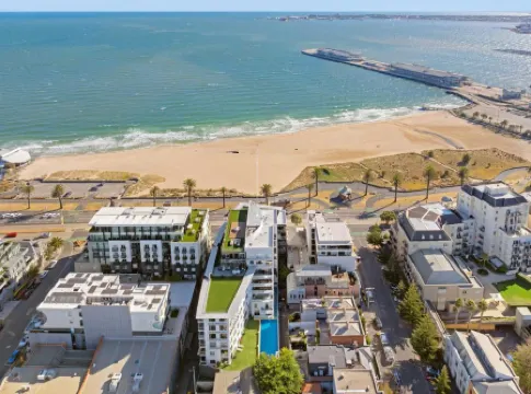 Beach Street Luxury 3 Bed with Beach & Bay Views