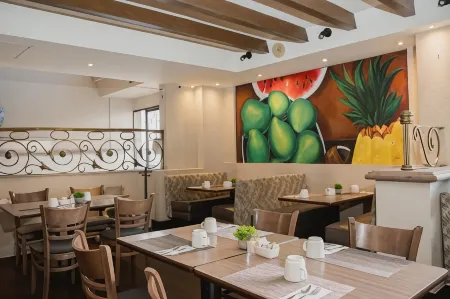 Hotel San Marcos Express