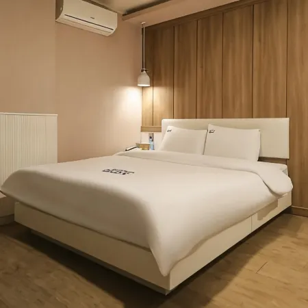 Hotel Box