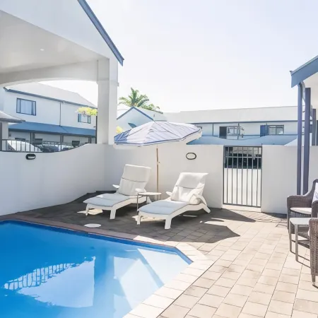 Aquarius Motor Inn