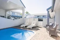 Aquarius Motor Inn - parking