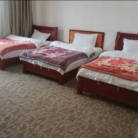 Yijun Business Hotel