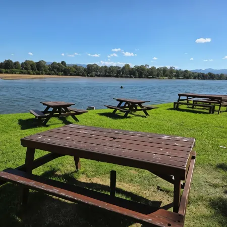 Moruya Waterfront Hotel Motel