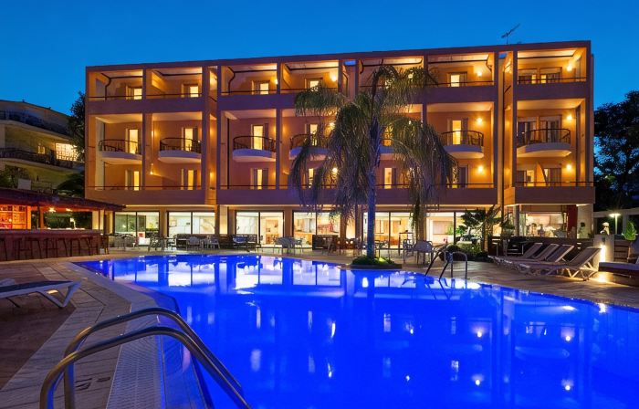 Flisvos Royal Hotel & Suites