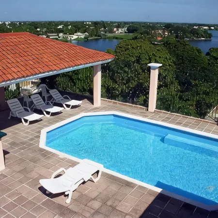 Hotel & Suites Real del Lago