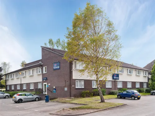 Travelodge Chester Warrington Road