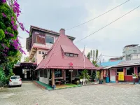 RedDoorz @ Hotel Dieng Berastagi Hotels in Karo